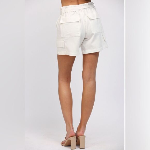 071. WAIST TIE DETAIL WITH BACK POCKETS SHORTS- OFF WHITE - Picture 6 of 9